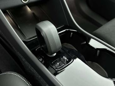 Volvo EX40 Extended Range Plus — photo 12