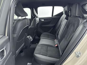 Volvo EX40 Extended Range Plus — photo 15