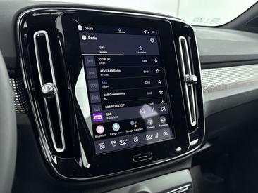 Volvo EX40 Extended Range Plus — photo 24