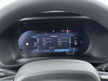 Volvo EX40 Extended Range Plus — photo 28