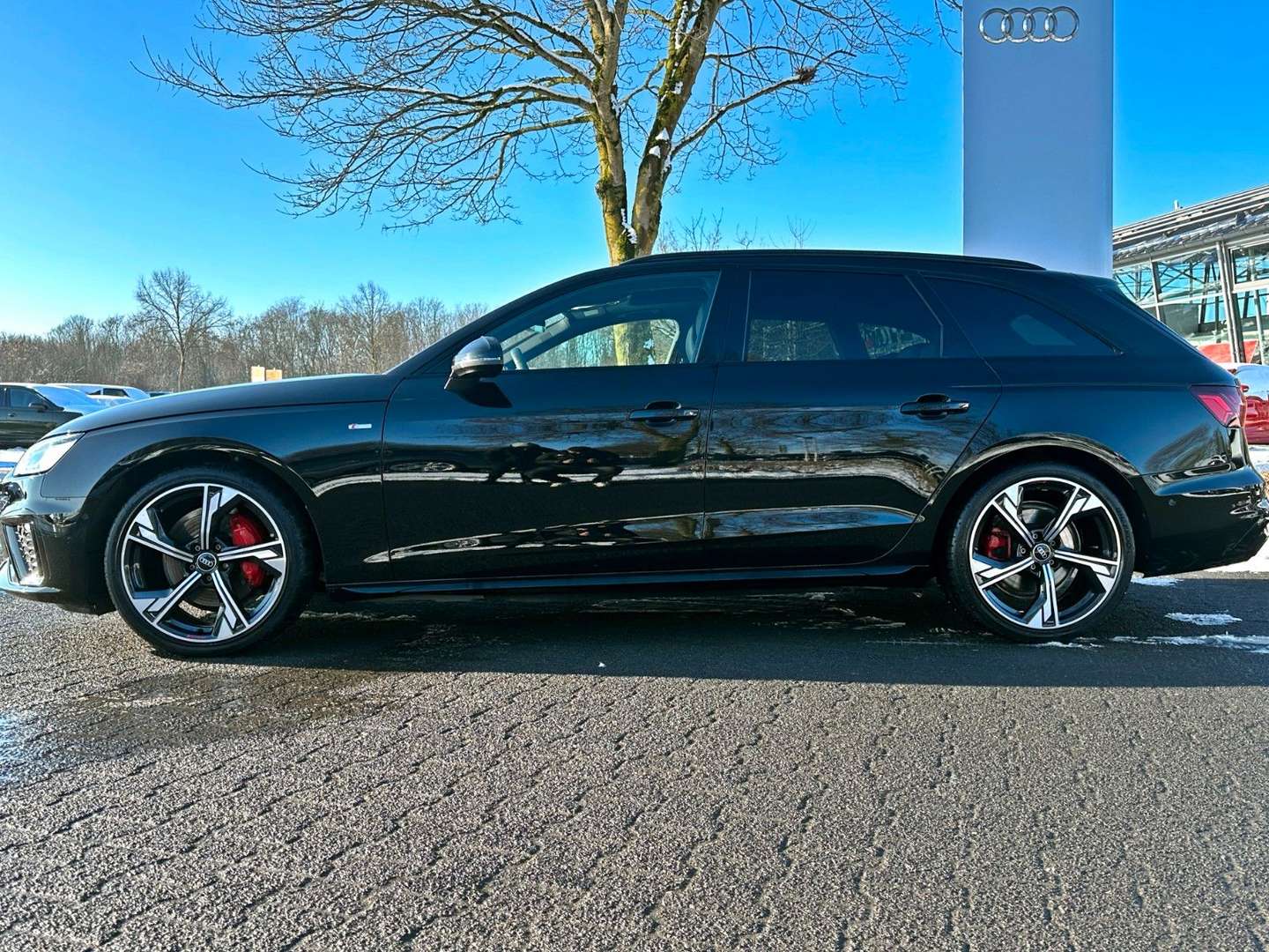 Audi A4 S Line Black 40 TFSI - 2024 - Joinsteer - #1