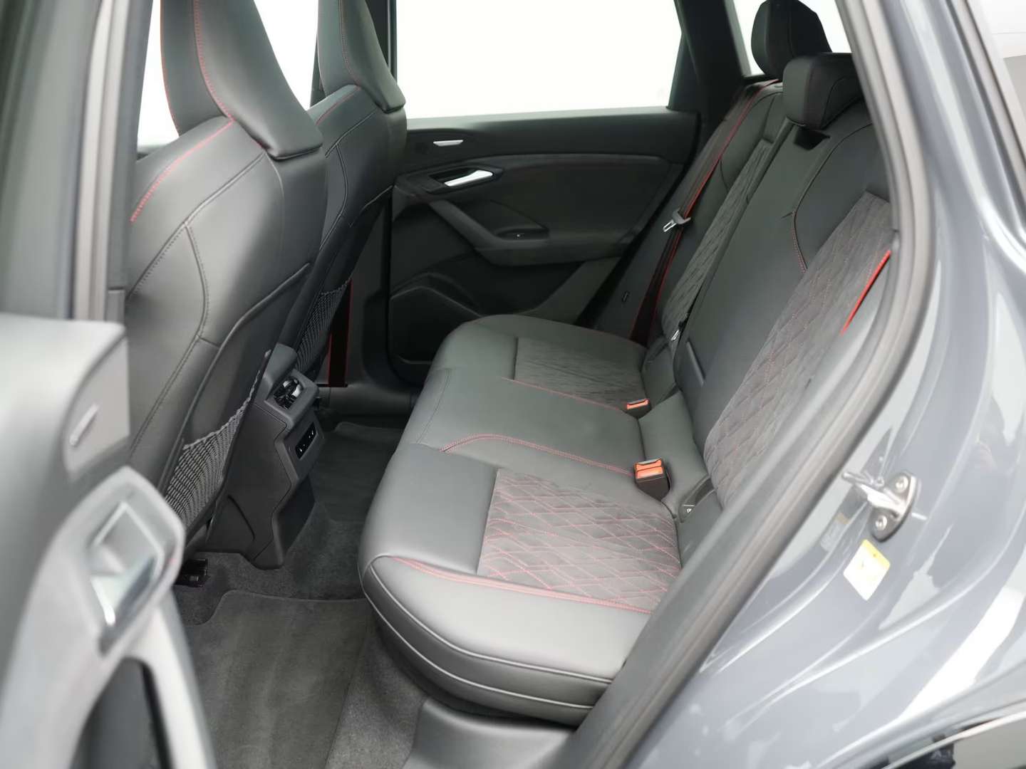 Audi SQ6 E-tron S Line Edition One Grey - 2025 - Joinsteer - #5