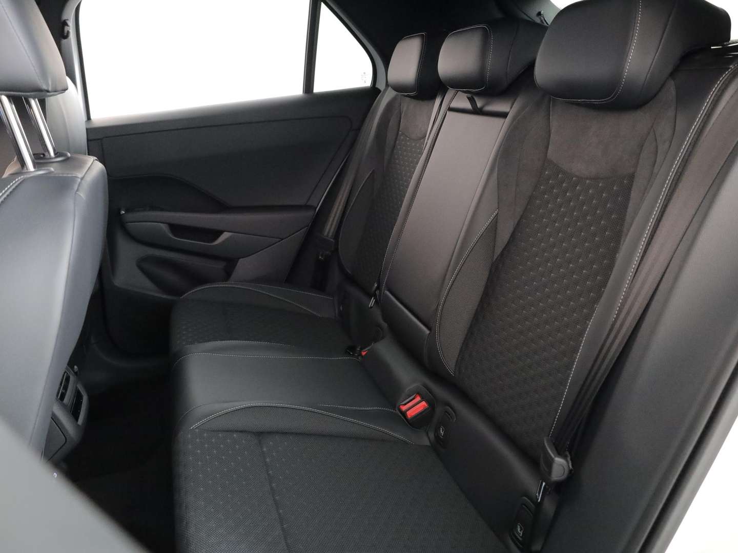 Volkswagen T-Roc R-Line - 2026 - Joinsteer - #16