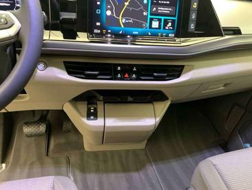 Volkswagen Multivan California Beach EHybrid — photo 12