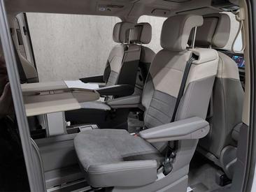 Volkswagen Multivan EHybrid 4Motion Edition — photo 11