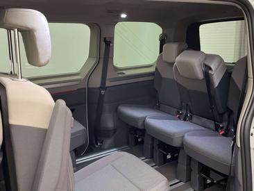 Volkswagen Multivan TDI Life — photo 10