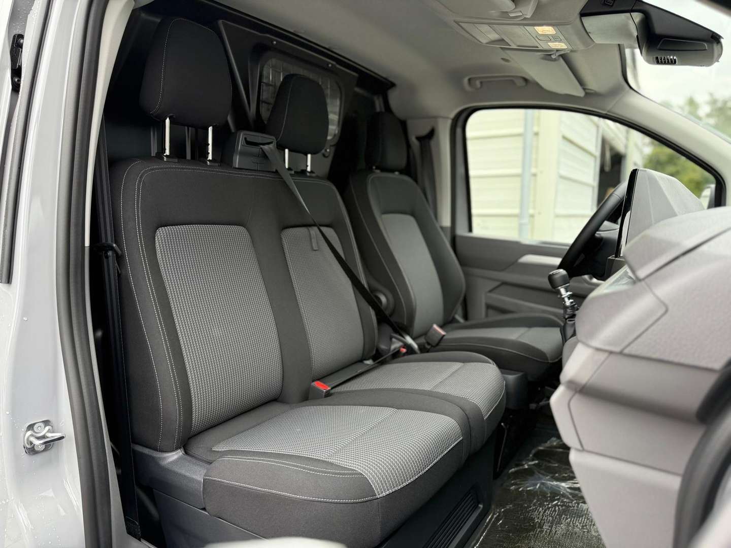 Volkswagen Transporter Kastenwagen TDI - 2025 - Joinsteer - #4