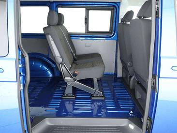 Volkswagen Transporter — photo 7