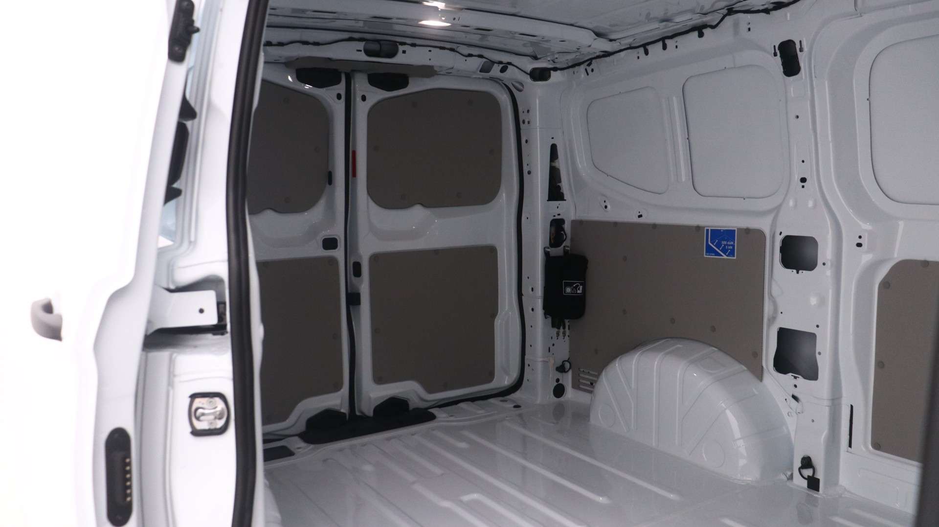 Volkswagen Transporter E-Transporter Life - 2025 - Joinsteer - #12