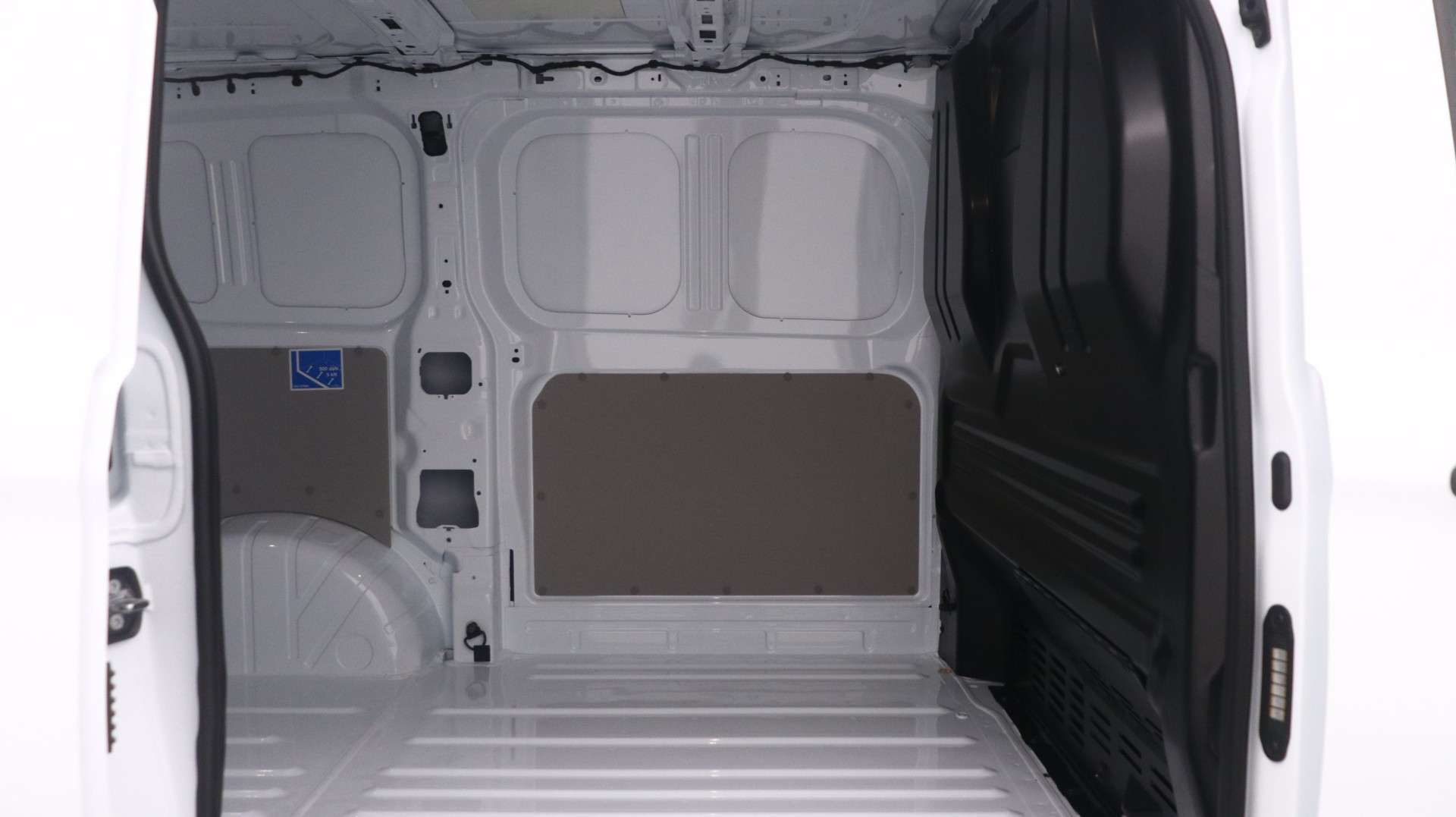 Volkswagen Transporter E-Transporter Life - 2025 - Joinsteer - #15