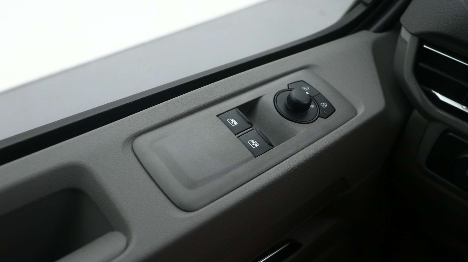 Volkswagen Transporter E-Transporter Life - 2025 - Joinsteer - #23