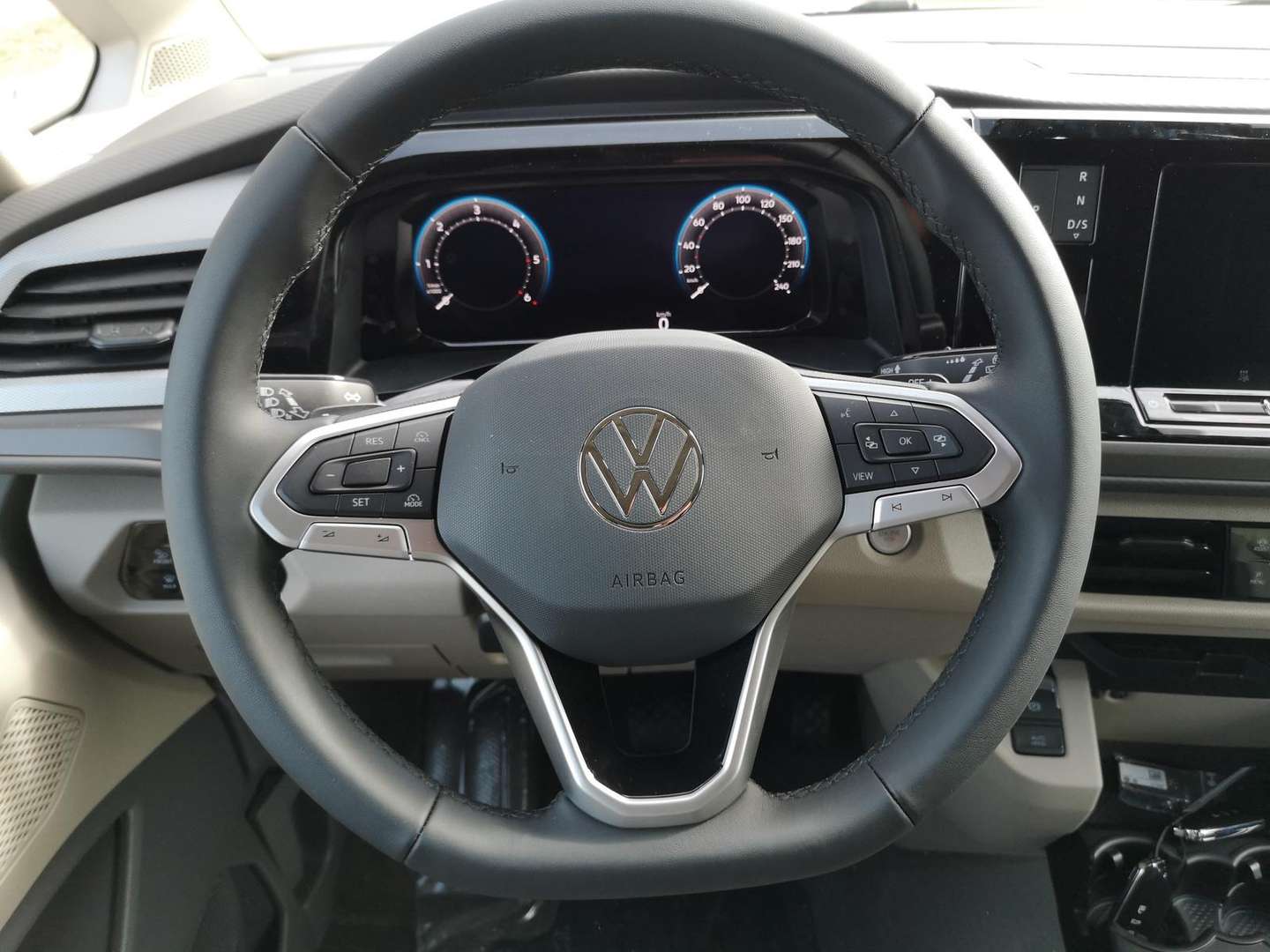 Volkswagen Multivan California Beach Camper TDI - 2025 - Joinsteer - #4