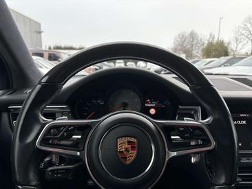 Porsche Macan S — photo 14