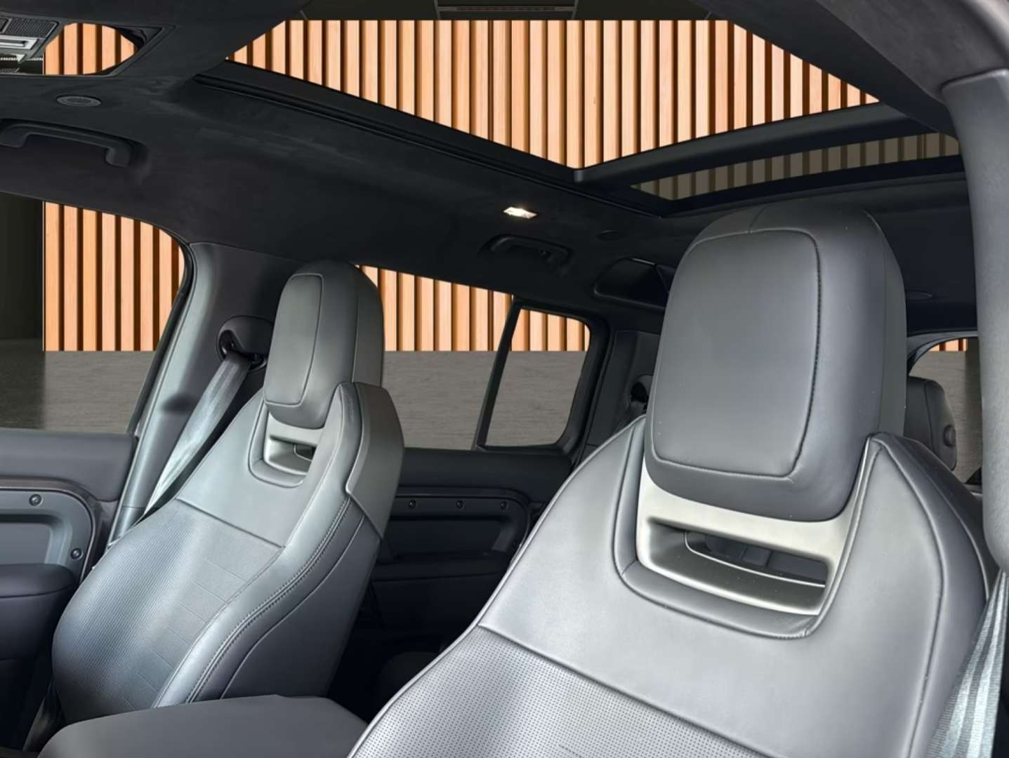 Land Rover Defender 110 Octa Black AWD Aut. 4.4 V8 MHEV - 2026 - Joinsteer - #4