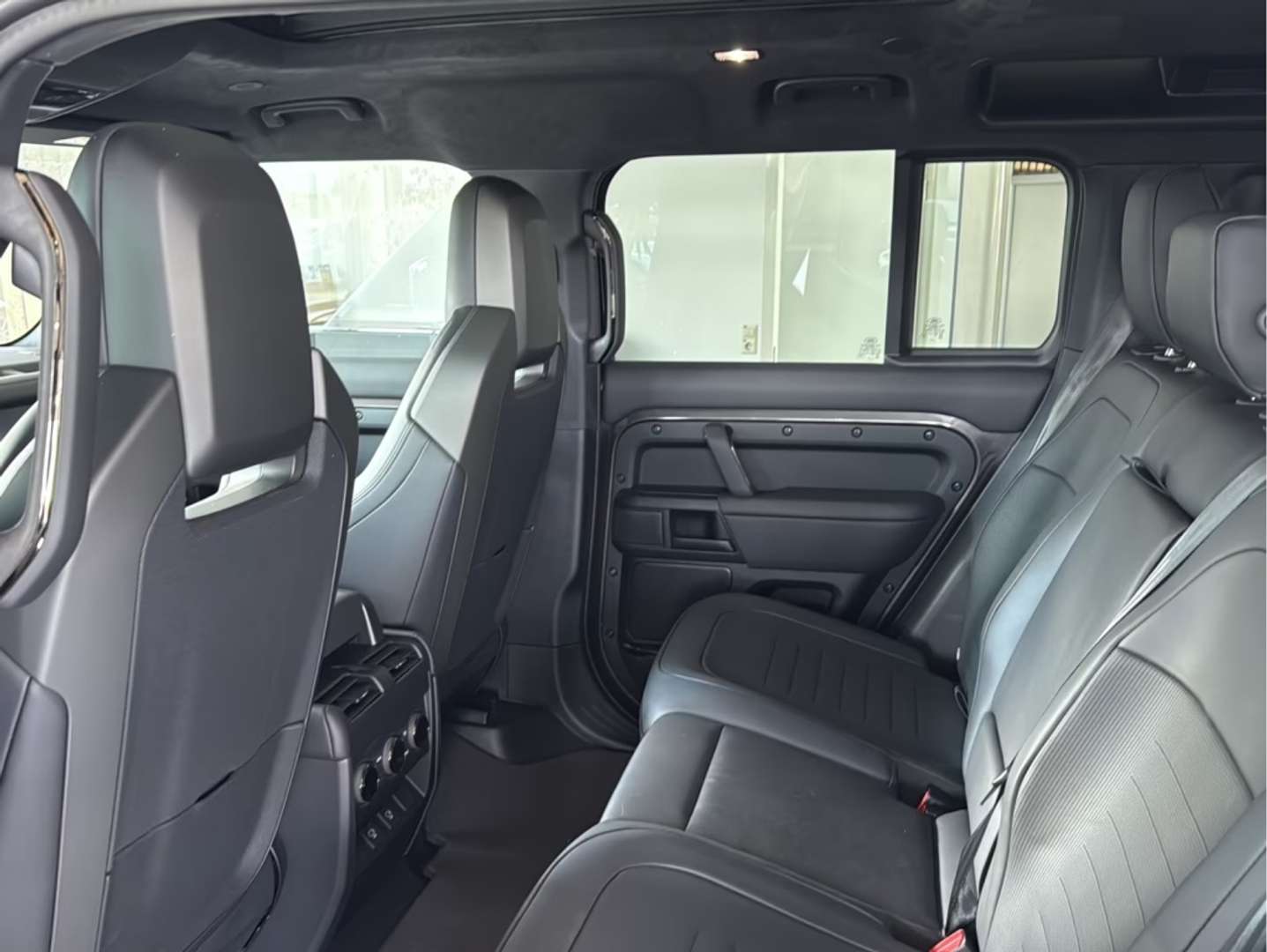 Land Rover Defender 110 Octa Black AWD Aut. 4.4 V8 MHEV - 2026 - Joinsteer - #5