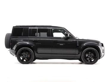 Land Rover Defender 110 Dynamic SE Edition 2.0 P300e — photo 6