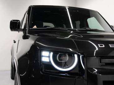 Land Rover Defender 110 Dynamic SE Edition 2.0 P300e — photo 9