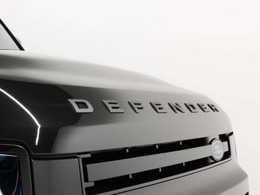 Land Rover Defender 110 Dynamic SE Edition 2.0 P300e — photo 10