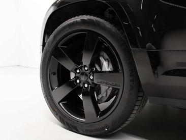 Land Rover Defender 110 Dynamic SE Edition 2.0 P300e — photo 11