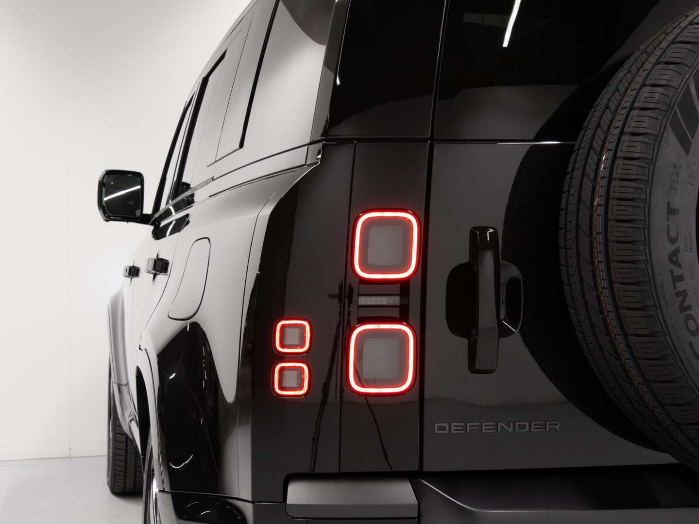 Land Rover Defender 110 Dynamic SE Edition 2.0 P300e - 2026 - Joinsteer - #14