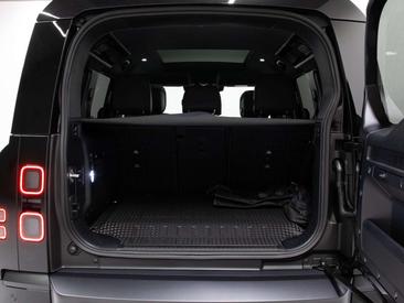 Land Rover Defender 110 Dynamic SE Edition 2.0 P300e — photo 15