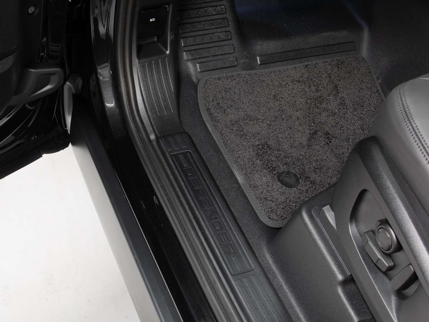 Land Rover Defender 110 Dynamic SE Edition 2.0 P300e - 2026 - Joinsteer - #17