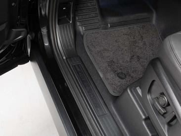 Land Rover Defender 110 Dynamic SE Edition 2.0 P300e — photo 17