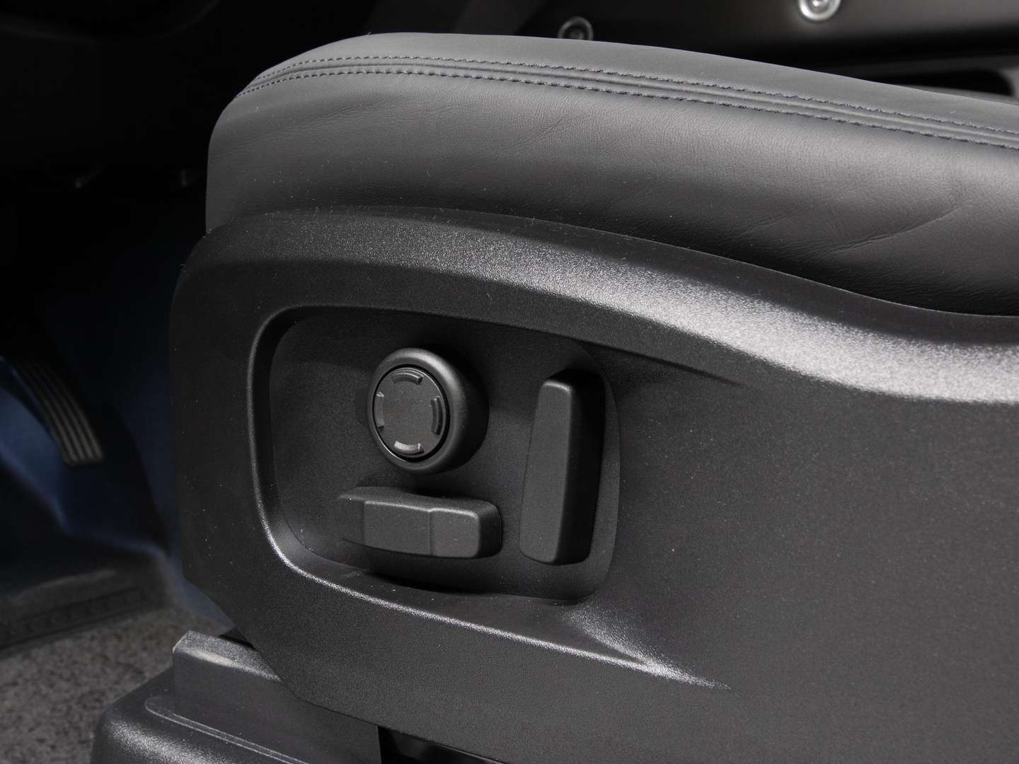 Land Rover Defender 110 Dynamic SE Edition 2.0 P300e - 2026 - Joinsteer - #21