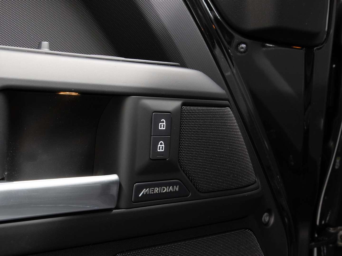 Land Rover Defender 110 Dynamic SE Edition 2.0 P300e - 2026 - Joinsteer - #22