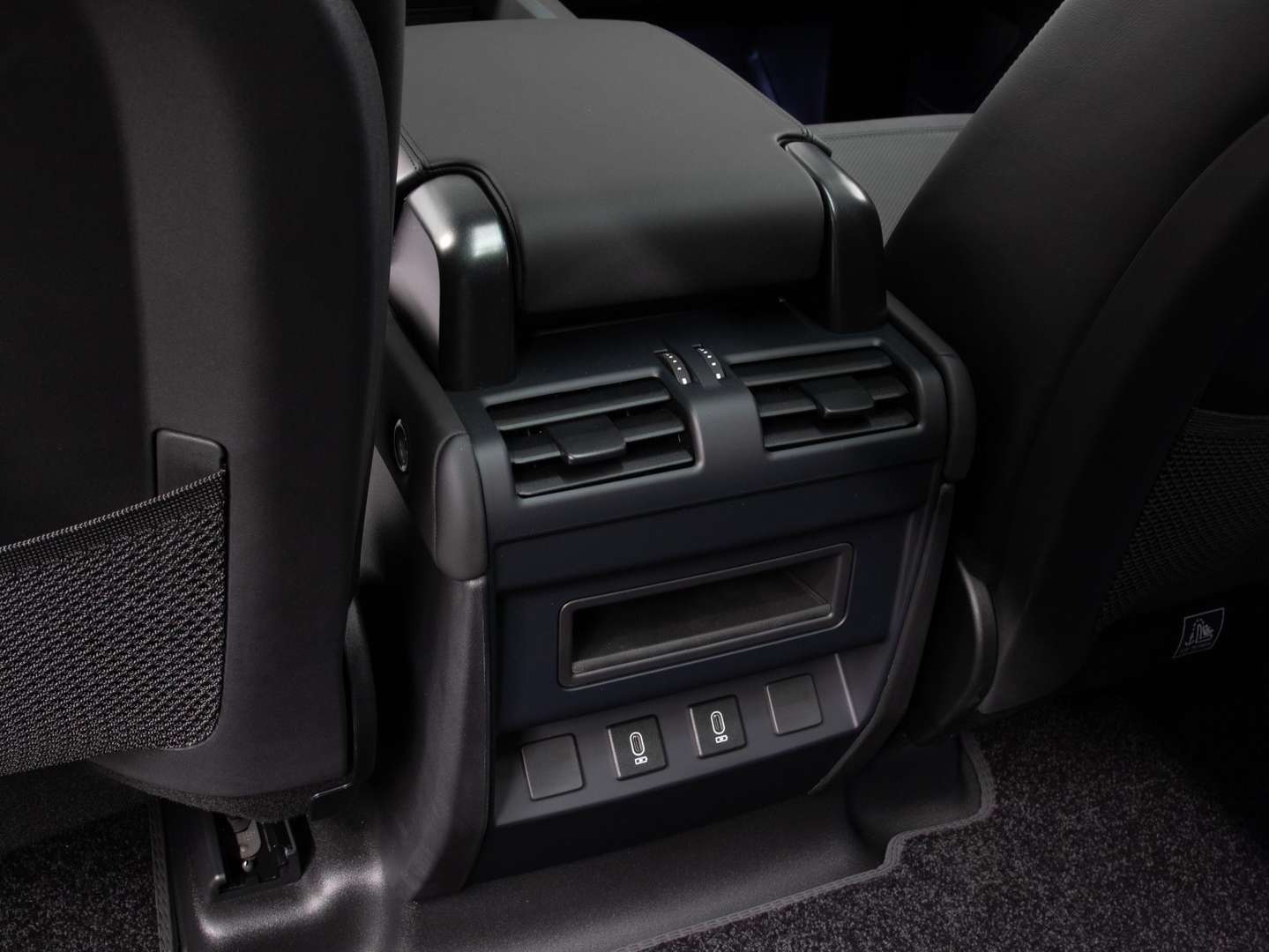 Land Rover Defender 110 Dynamic SE Edition 2.0 P300e - 2026 - Joinsteer - #23