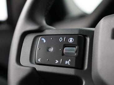 Land Rover Defender 110 Dynamic SE Edition 2.0 P300e — photo 31