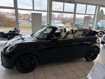 Mini Cabrio COOPER S — photo 4