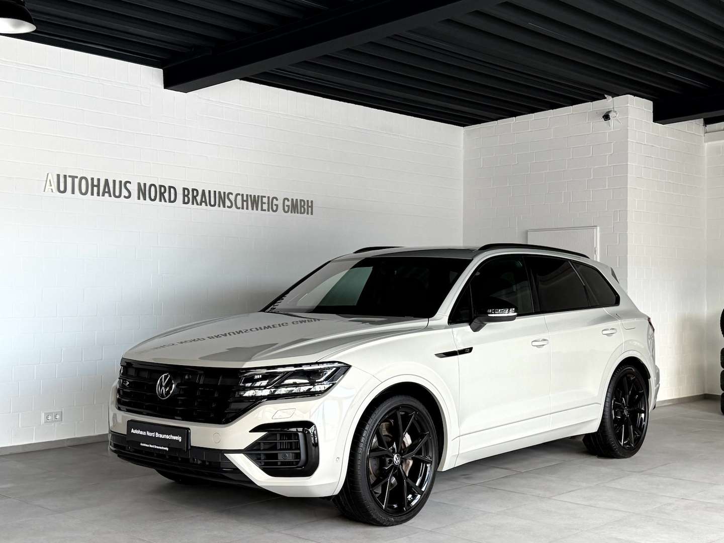 Volkswagen Touareg R BlackStyle - 2021 - Joinsteer - #1