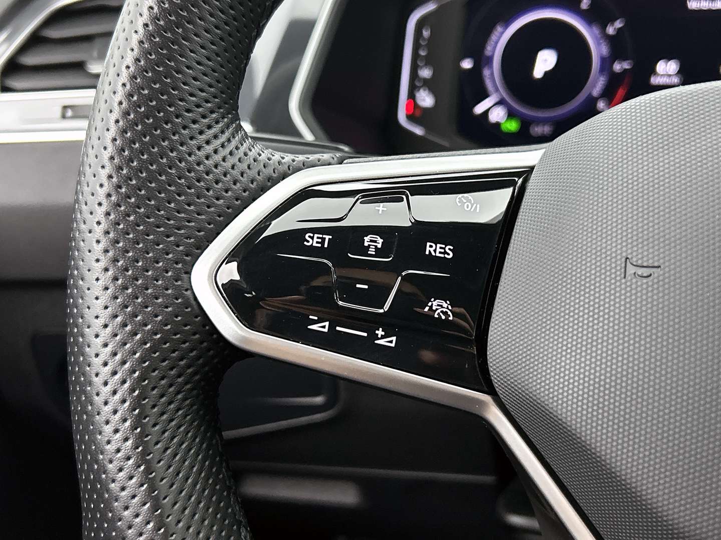Volkswagen TIGUAN EHybrid R-Line - 2022 - Joinsteer - #17