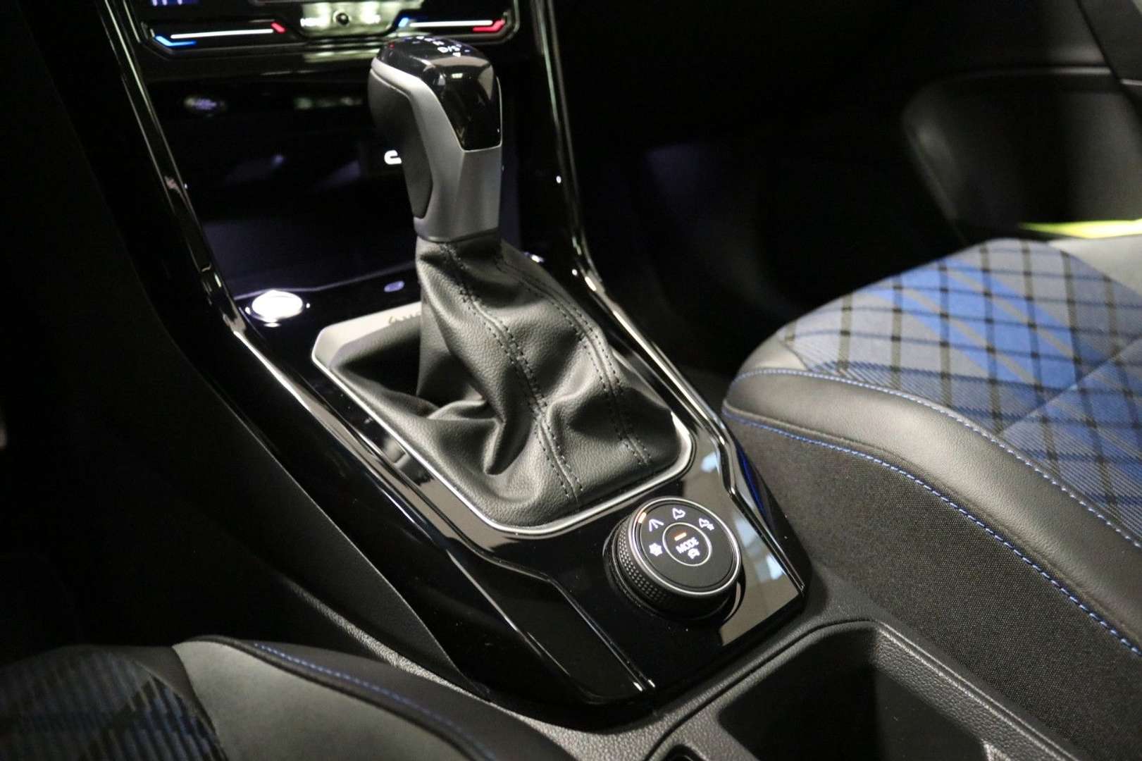 Volkswagen T-Roc R-Line - 2022 - Joinsteer - #17