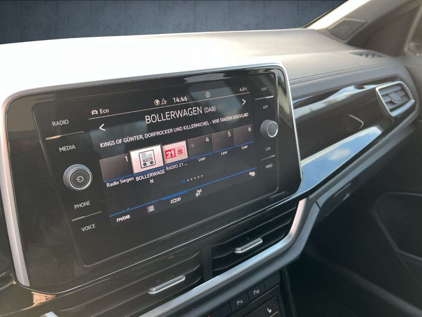 Volkswagen T-Roc R-Line - 2025 - Joinsteer - #15