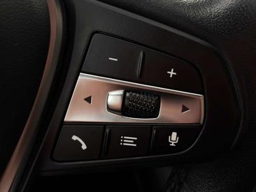 BMW Série 3 Touring 330e — photo 18