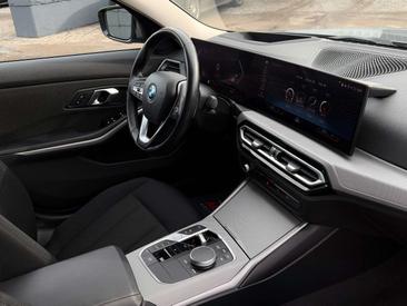BMW Série 3 Touring 330e — photo 26