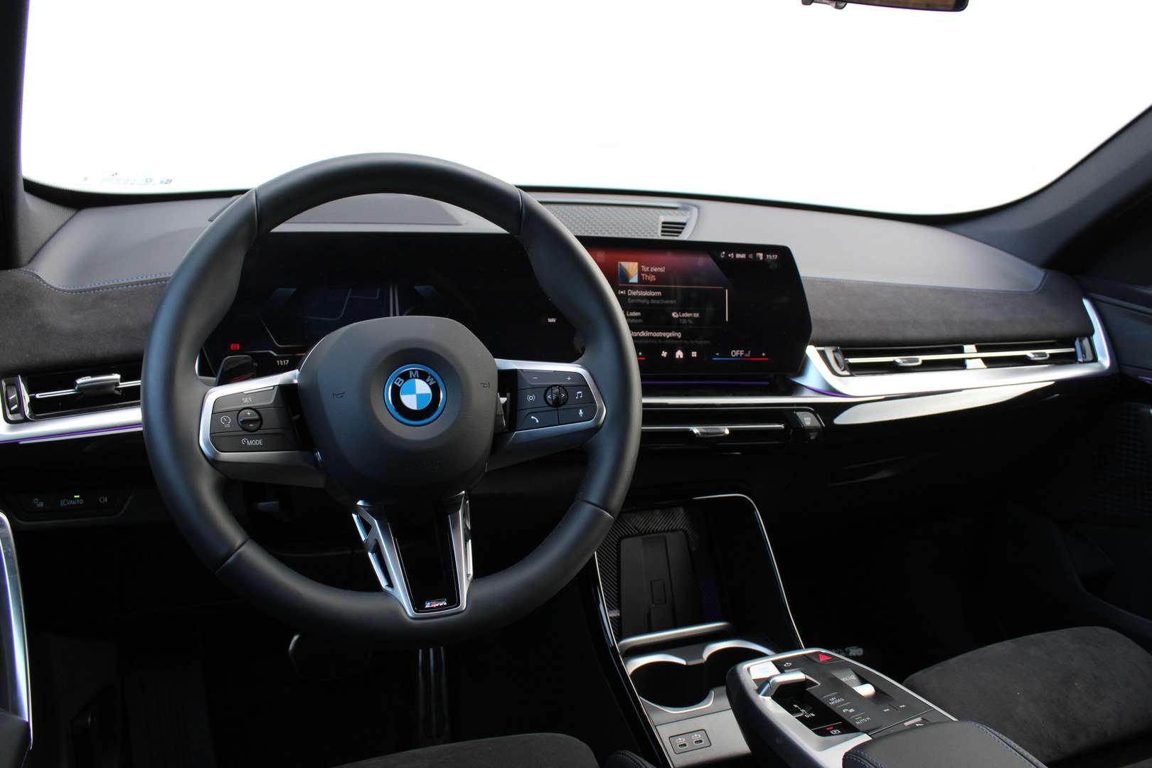 BMW IX1 M Sport EDrive20 - 2025 - Joinsteer - #11