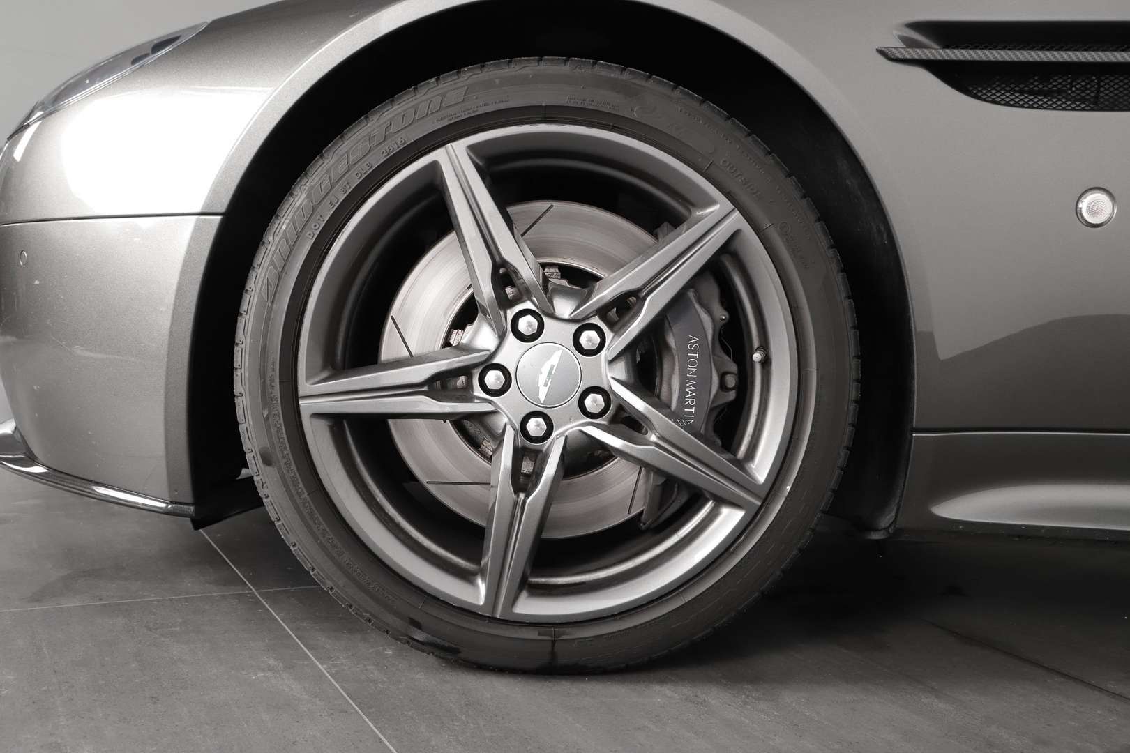 Aston Martin V8 Vantage Roadster AMR Sportshift - 2019 - Joinsteer - #5