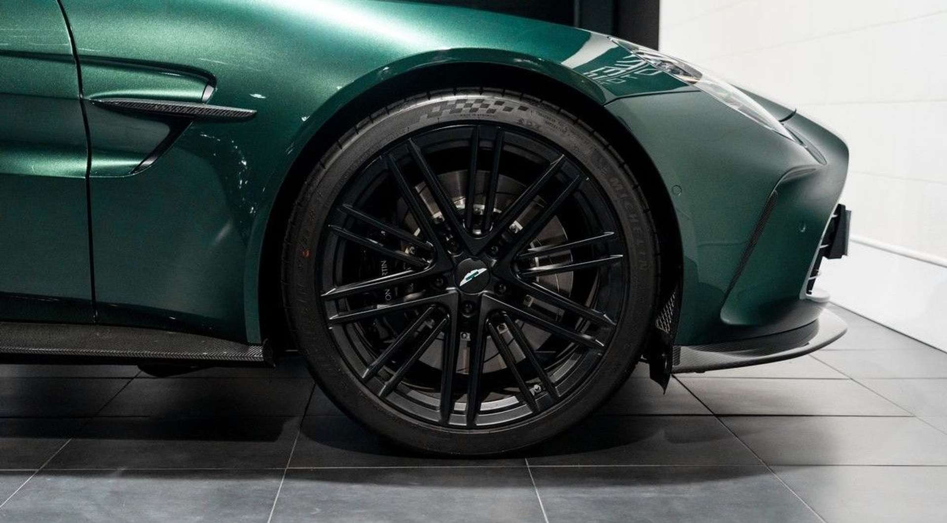 Aston Martin V8 665 - 2025 - Joinsteer - #6