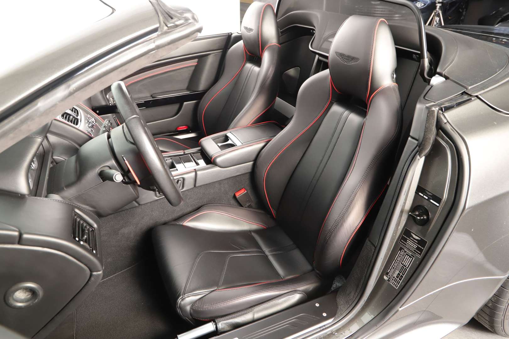 Aston Martin V8 Vantage Roadster AMR Sportshift - 2019 - Joinsteer - #13