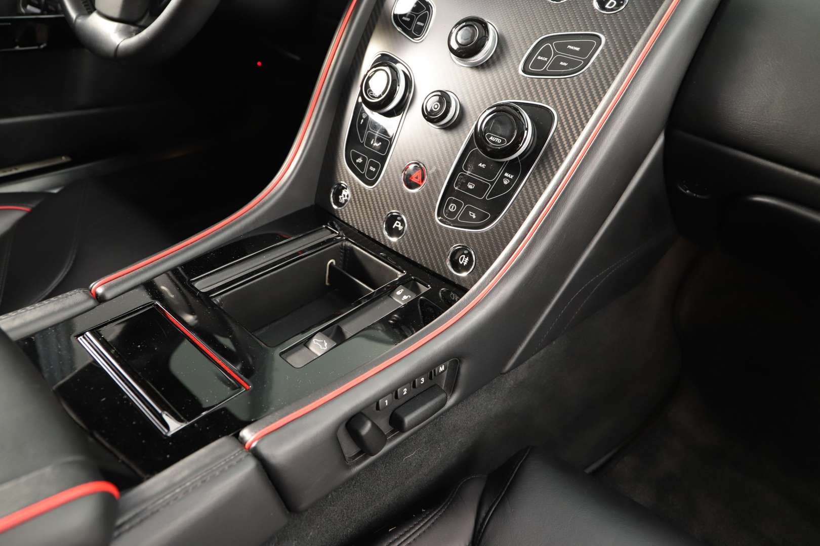 Aston Martin V8 Vantage Roadster AMR Sportshift - 2019 - Joinsteer - #23