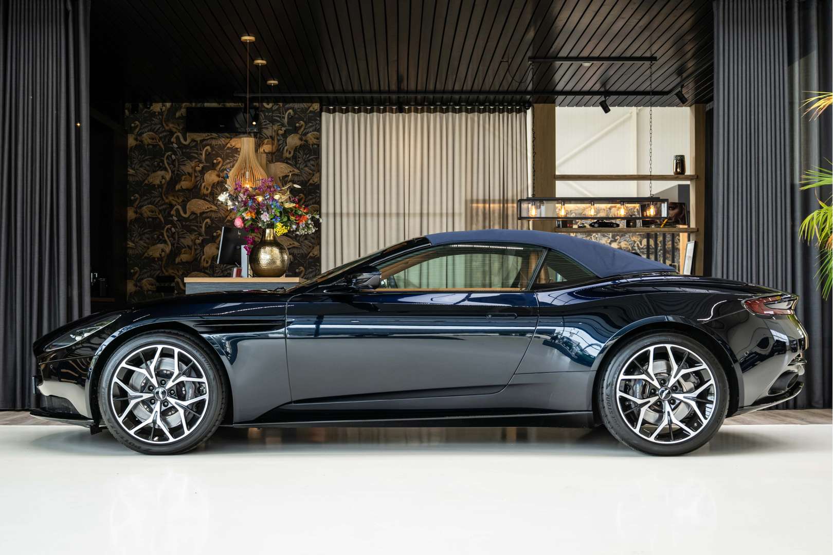 Aston Martin DB11 Volante 4.0 V8 - 2018 - Joinsteer - #2