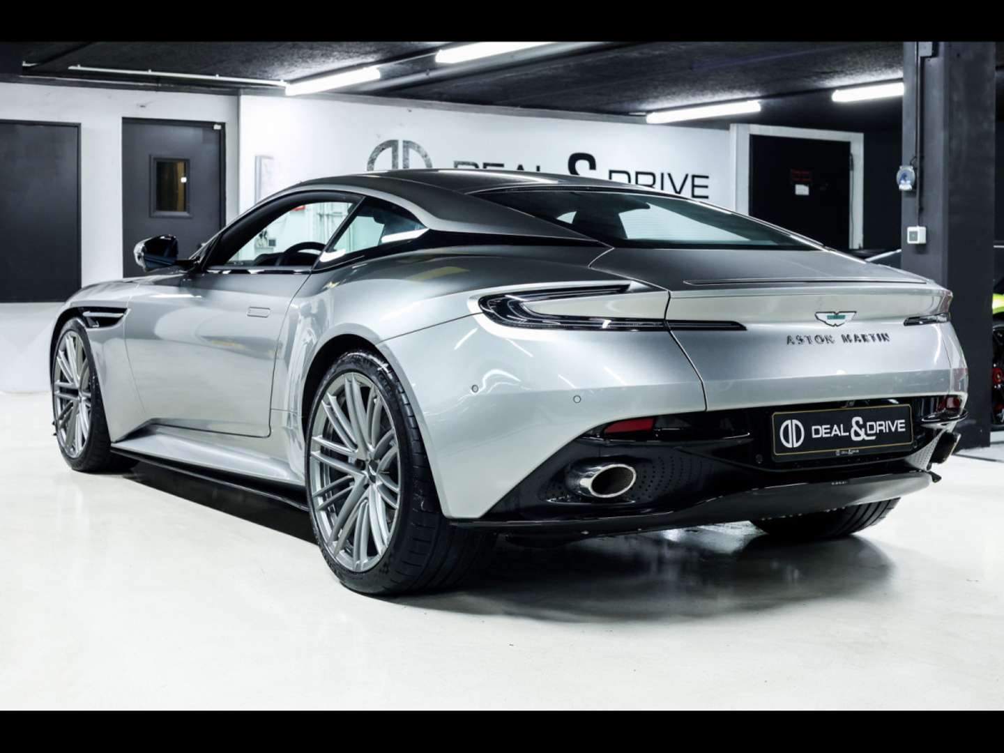 Aston Martin DB12 Coupé 4.0 V8 ALUMINITE - 2024 - Joinsteer - #3