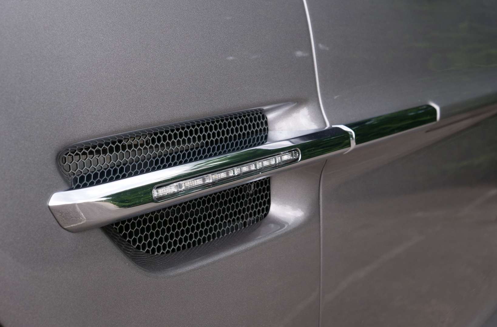 Aston Martin Vanquish 5.9i V12 Touchtronic - 2015 - Joinsteer - #4