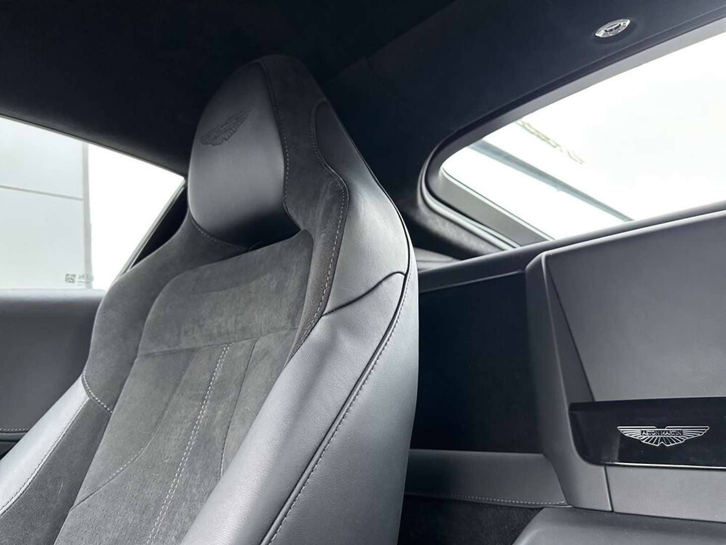 Aston Martin Vantage Coupe BlackPack - 2025 - Joinsteer - #13