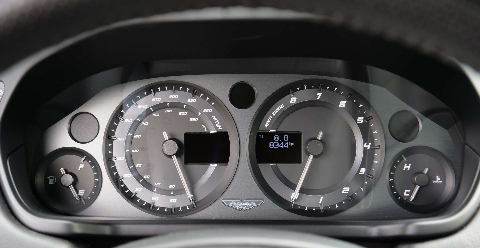 Aston Martin Vanquish 5.9i V12 Touchtronic - 2015 - Joinsteer - #19