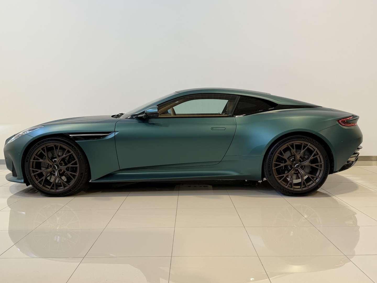 Aston Martin DB12 Coupé 4.0 V8 - 2024 - Joinsteer - #1