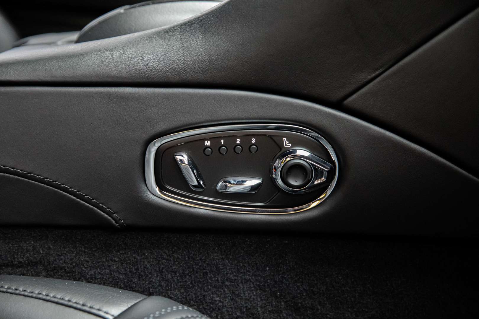 Aston Martin DB11 V12 AMR PACK - 2017 - Joinsteer - #12